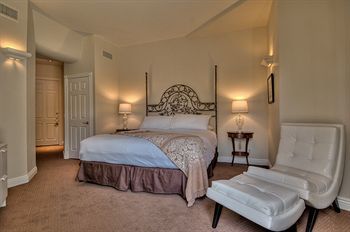 The Chateau At 4*